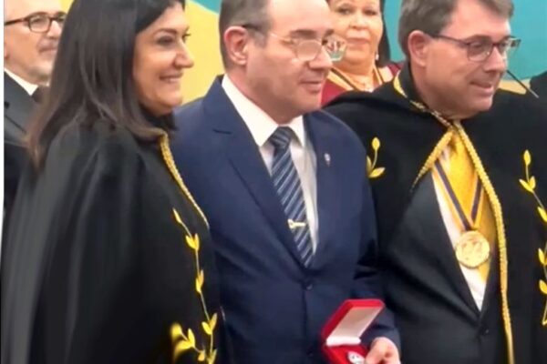 Jornalista Reinaldo Dutra recebe Comenda da GCM