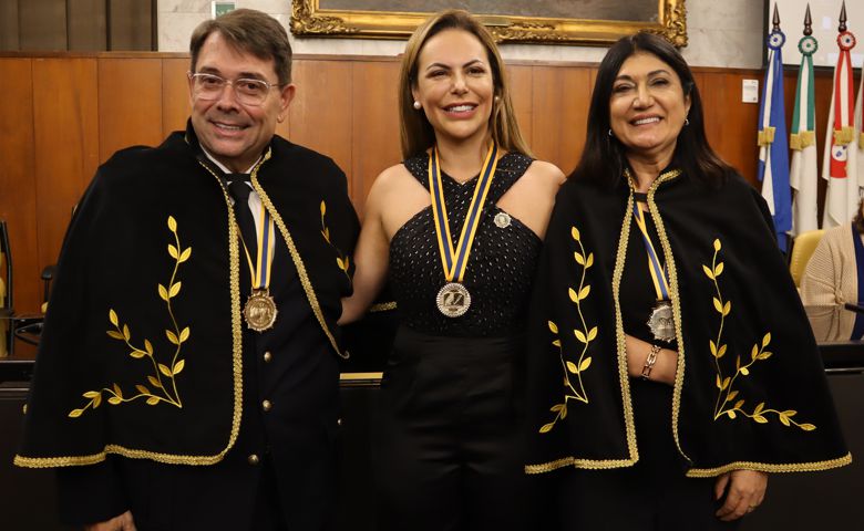 Jornalista Reinaldo Dutra recebe Comenda da GCM