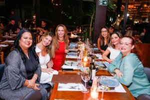 REGINA NUNES, A PRIMEIRA DAMA DE SÃO PAULO, INAUGURA ADEGA