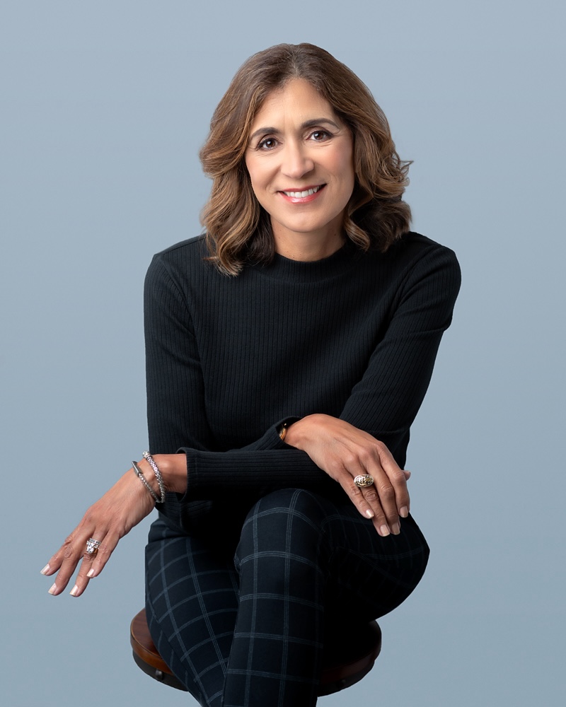 Olga Custodio rompe o céu com seu livro